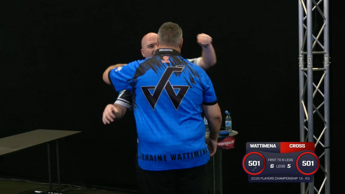WATTIMENA GETS PAST CROSS! What a game of darts on Streaming Board Two 🔥 Jermaine Wattimena averages almost 105 to dispatch Rob Cross in a last-leg decider, surviving a match dart on the bullseye from the former World Champion! 📺 #PC13