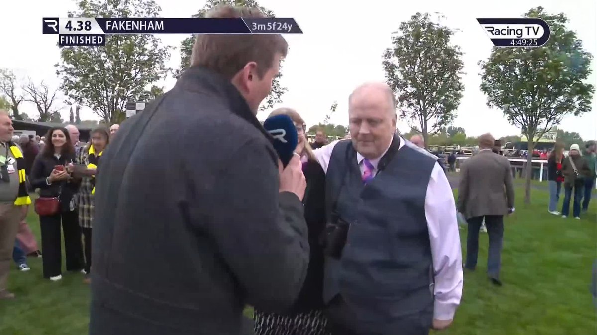 🗣️ "He's an absolute star!" An emotional success for the passionate owners of Tommie Beau ❤️ Fakenham Racecourse | Anthony Dunkley