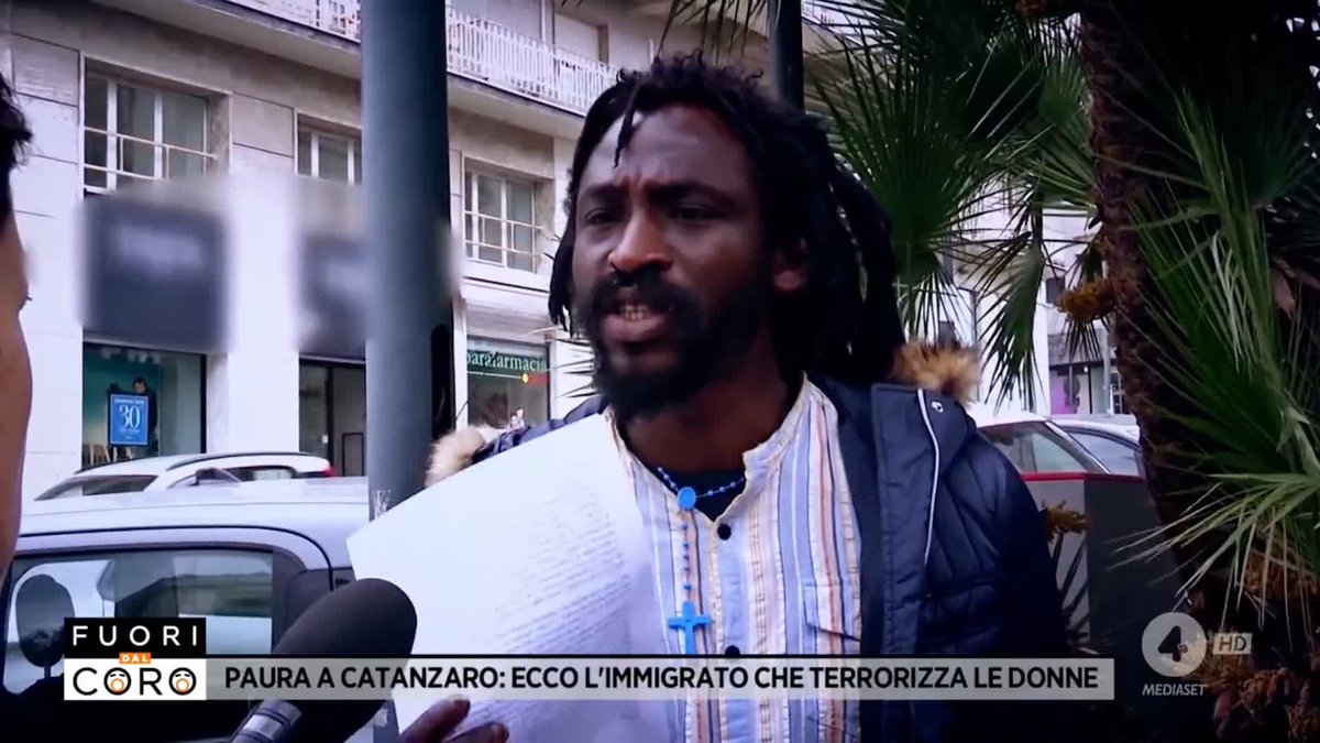 Dove sono le femministe che sfoggiavano lo striscione “Migranti non lasciateci da sole con i fascisti”?