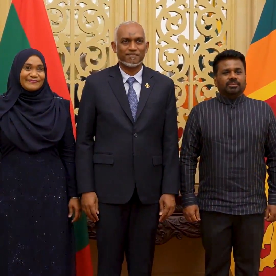 ރައީސުލްޖުމްހޫރިއްޔާގެ ޝަރަފުގައި ސްރީލަންކާގެ ރައީސް ދެއްވި ރަސްމީ ޖާފަތުގައި ރައީސުލްޖުމްހޫރިއްޔާގެ ދެކަނބަލުން ބައިވެރިވެވަޑައިގަތުން #MaldivesSriLanka