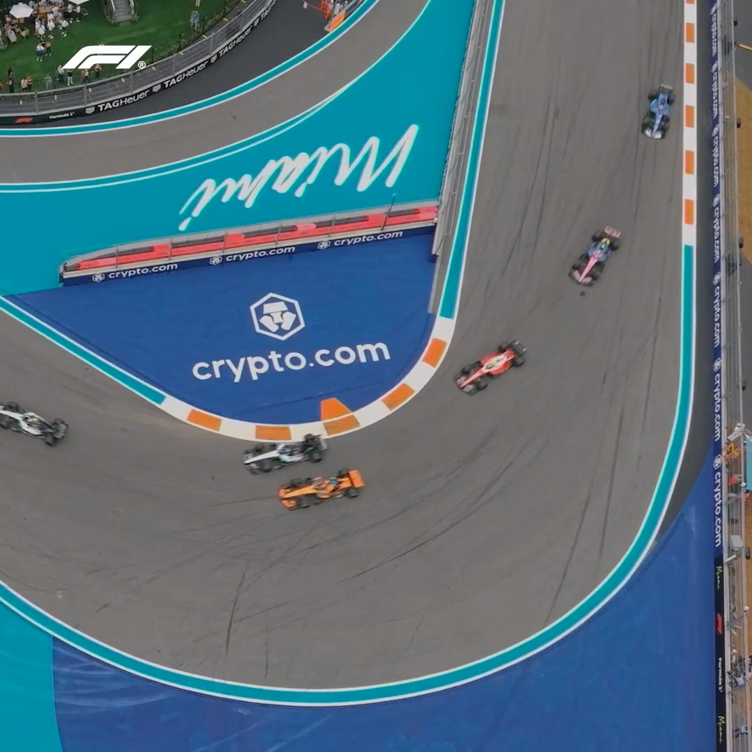 The view from drone cam at the restart in Miami 🎥