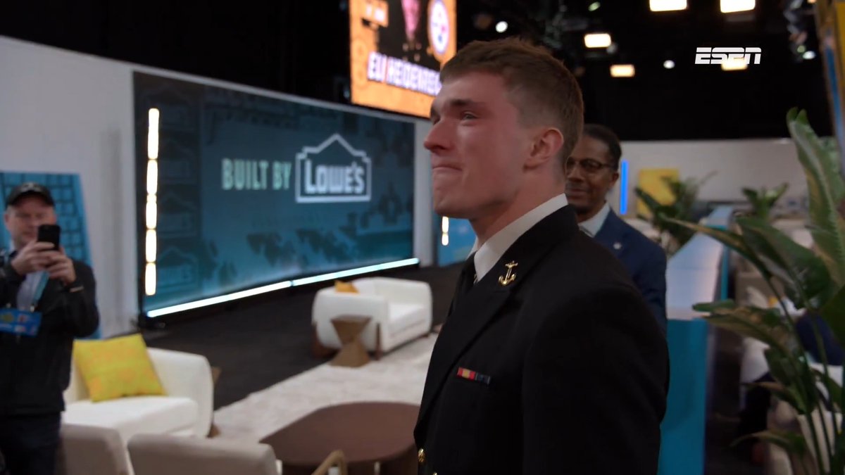 An officer and a draft pick 🫡 The @Steelers call that made Eli Heidenreich's dream come true in his hometown. The Pick Is In - now streaming on ESPN