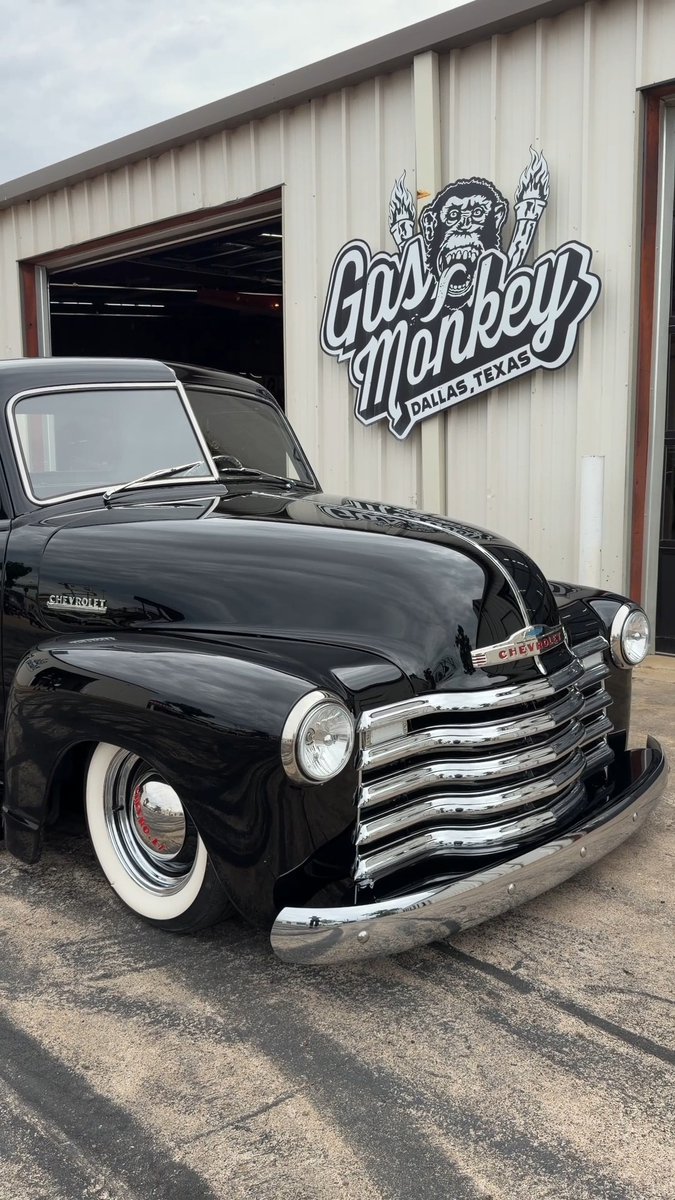 Well, well, well… look what rolled back into the shop 😏 One of our all-time favorites — the GMG ‘49 Chevy. 🛠️ Where does this build rank among your favorite Gas Monkey creations?
