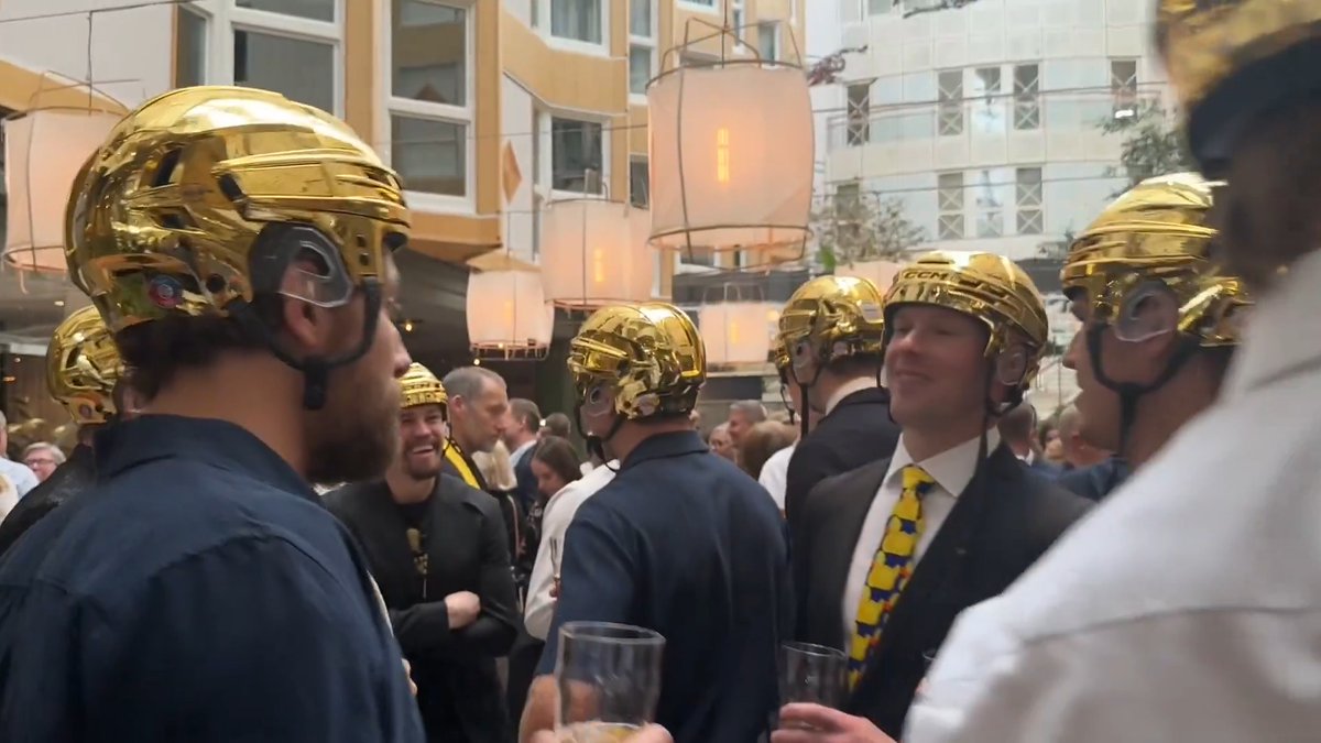 Skellefteå AIK firas på bankett ikväll efter SM-guldet. 🏆 Riks är på plats i festminglet: ”Otrolig glädje!”