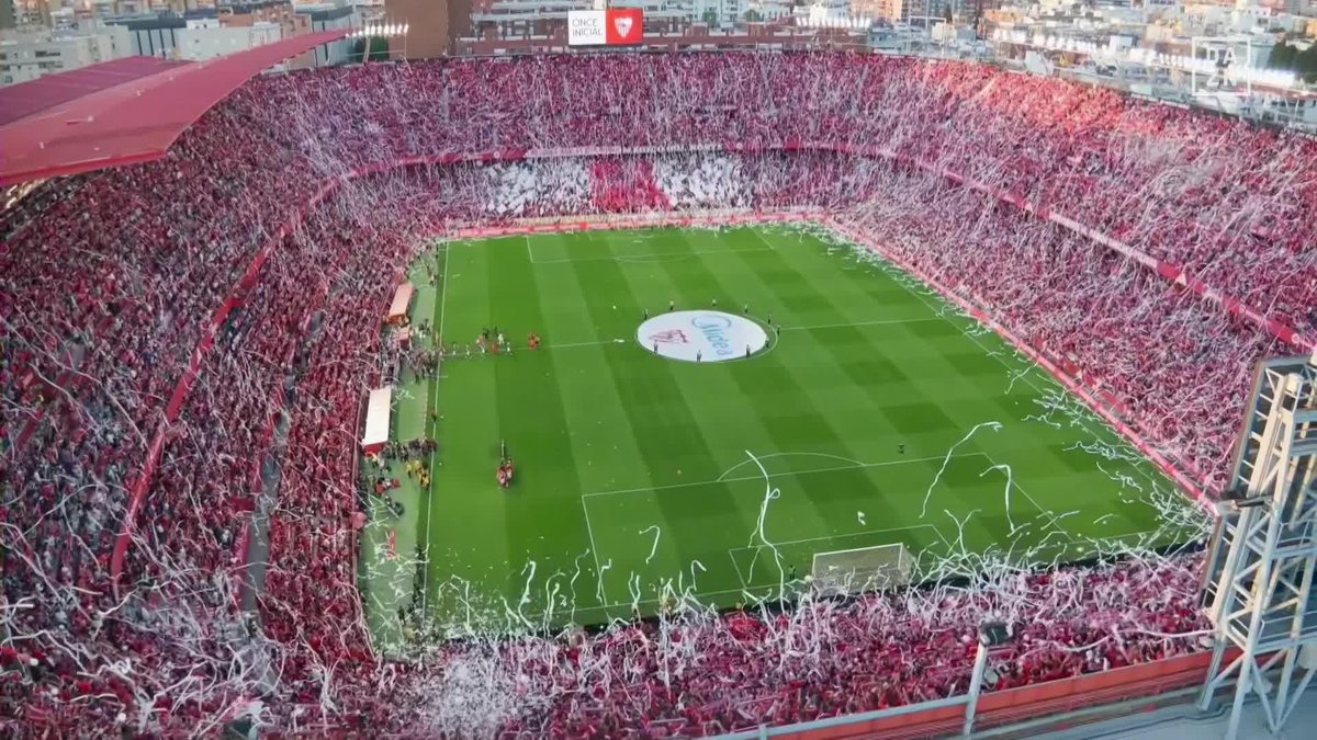 ESTO ES EL SEVILLA. ESTO ES EL RAMÓN SÁNCHEZ PIZJUÁN ❤️🤍 En las buenas y en las malas, esta afición siempre responde, siempre está del lado de su Sevilla Fútbol Club 💥 ¡QUÉ LOCURA DE RECIBIMIENTO! #LALIGAenDAZN ⚽