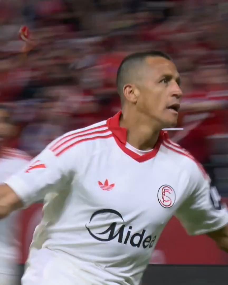 Alexis SANCHEZ 🇨🇱 buteur sur une passe d. de Neal MAUPAY 🇫🇷 avec Séville ! ❤️🤍 Deux anciens de l’OM pour sortir le club andalou de la zone rouge 😁