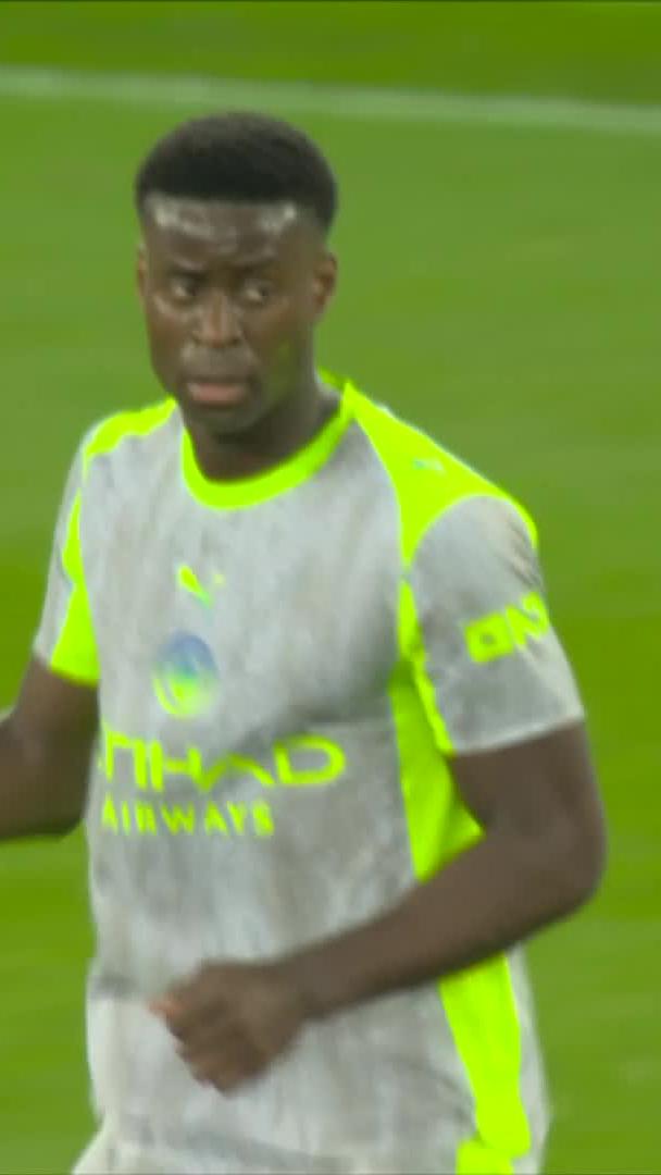 Marc Guéhi 🤯 Thierno Barry pounces on the defenders costly mistake 🎯⚽ 📺 Stream #EVEMCI on DStv: