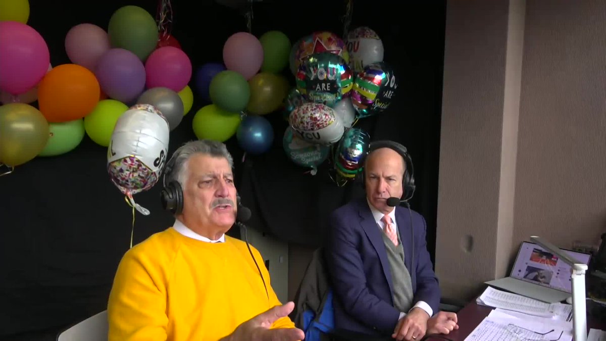 Gare is getting a big kick out of Keith's "you are special" balloon hitting him in the head 😂