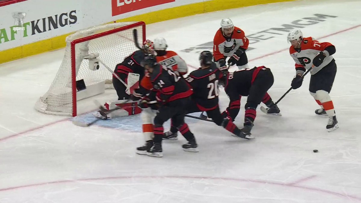THE FLYERS SCORE TWO GOALS IN 39 SECONDS TO TAKE A 2-0 LEAD 😤 Watch Flyers-Hurricanes on ESPN and the ESPN App 🏒