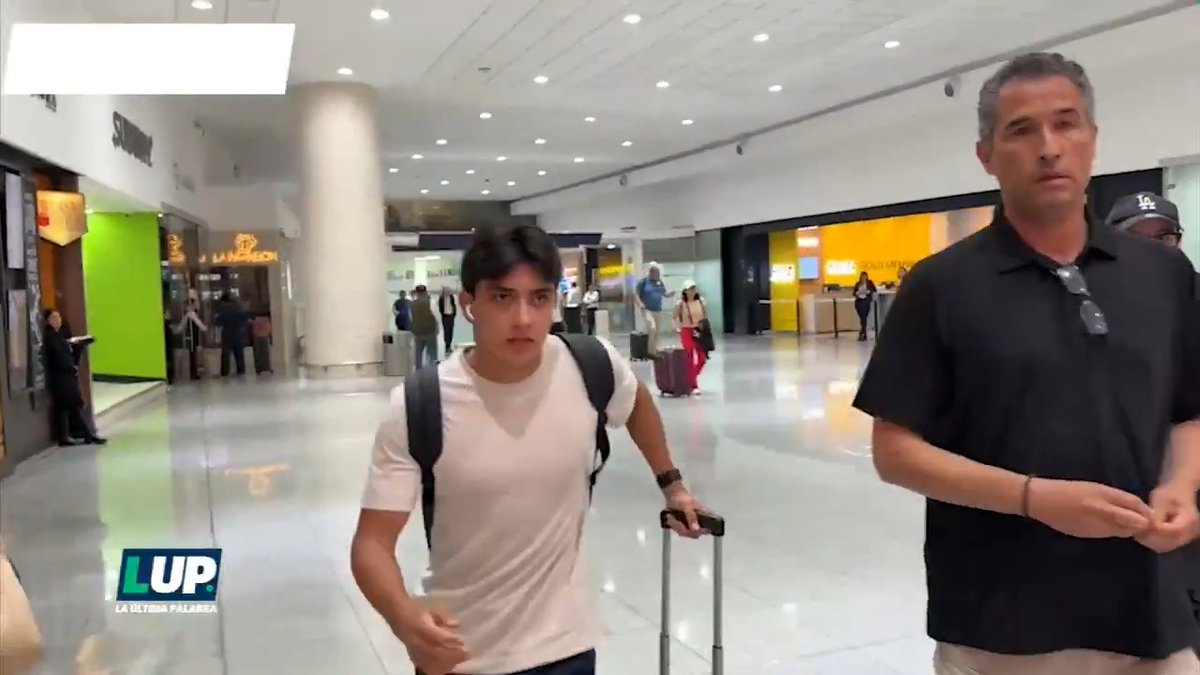 "TANTO CRITICAN AL VASCO Y PODRÍA LLEVAR A MÁS JÓVENES QUE CUALQUIER OTRO DT DEL TRI" 🤯 Oscar Guzman por la convocatoria de Gilberto Mora, que podría hacer historia si tiene minutos en el Mundial 2026 🔥 #LUP