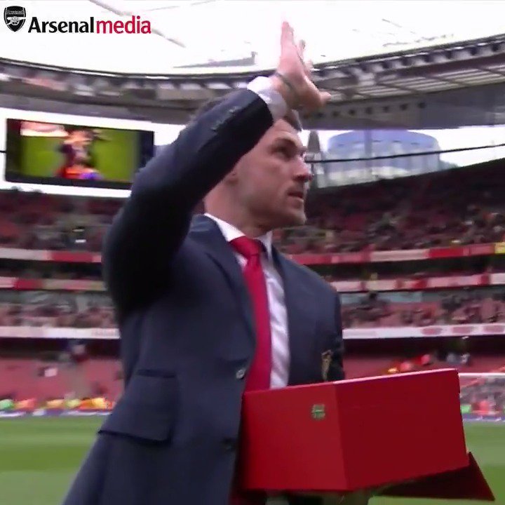 On this day in 2019: Aaron Ramsey bid a tearful farewell to Arsenal at their final home game of the season. Ramsey, who was injured, was gifted a silver cannon from the late Sir Chips Keswick to celebrate his 11 years at the club. ❤️🏴󠁧󠁢󠁷󠁬󠁳󠁿