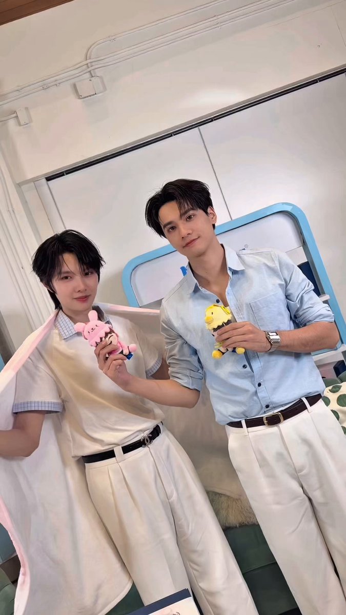 ขอขอบคุณ Karisma Thailand ที่ให้เกียรติ “เก่ง” Harit_keng (DuckMan 🦆) และ “น้ำปิง” Namping ได้มาร่วม Live พูดคุยและทำกิจกรรมสนุก ๆ ในวันนี้นะคะ 🥰 ขอขอบคุณแฟน ๆ ทุกคนที่มาเจอกัน รวมถึงแฟน ๆ ที่ติดตามรับชม Live และส่งกำลังใจมาให้ทั้งสองคนด้วยนะคะ 🫶🏻✨️ #KarismaxKengNamping