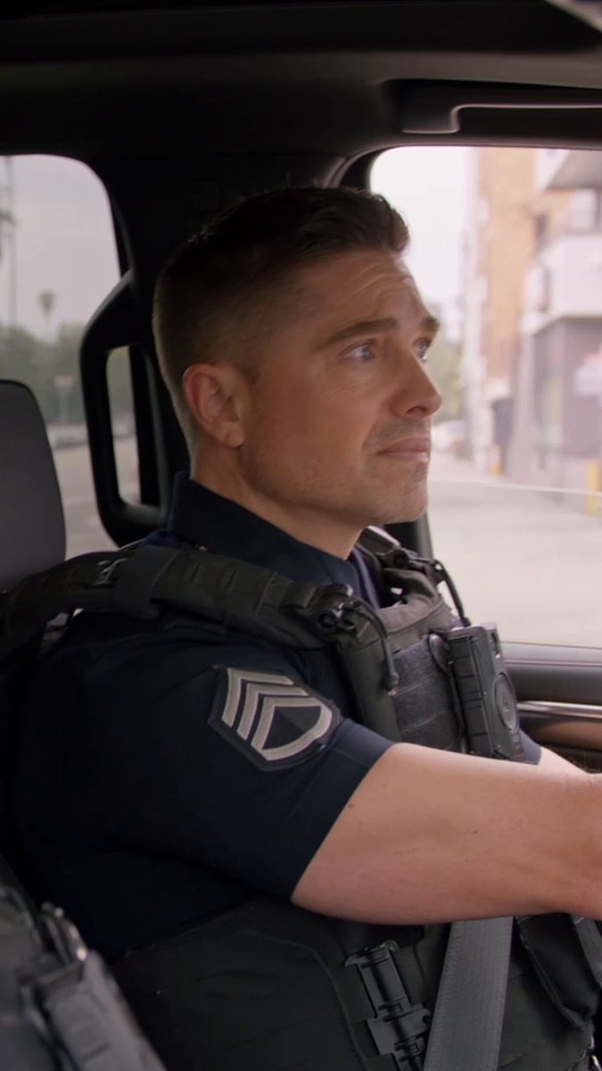 Beach proposal, anyone? 🌊 Stream the season finale of #TheRookie on Hulu.