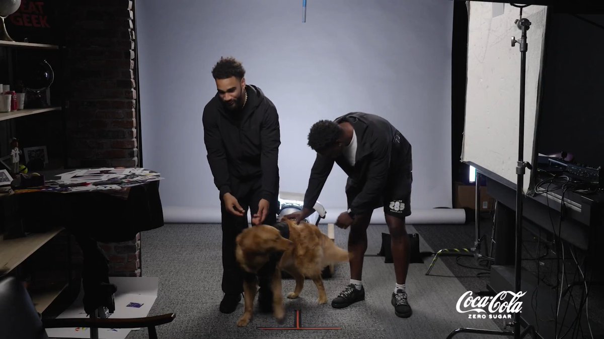Rookie (the dog) meets the Rookies (football players) 🥹🥹