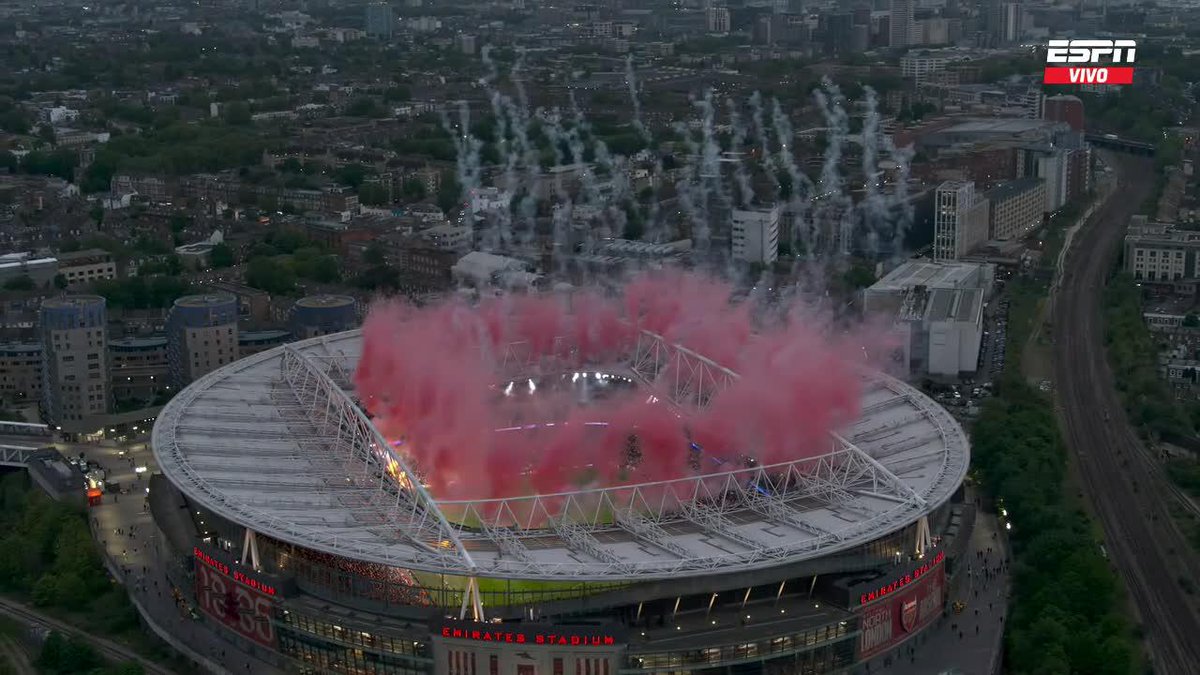 Recibimiento digno de una semifinal de Champions para Arsenal vs Atlético de Madrid en el Emirates Stadium.