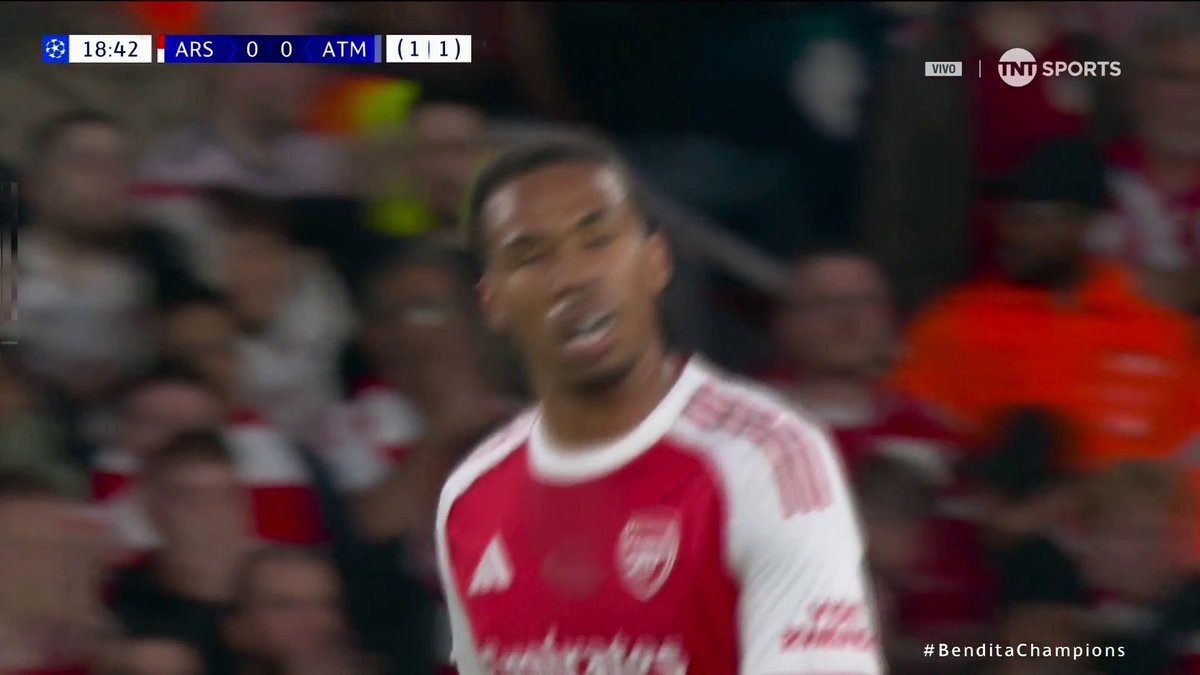 ¡Zurdazo de Gabriel que se fue por un costado! Arsenal 0-0 Atlético de Madrid (Global: 1-1)