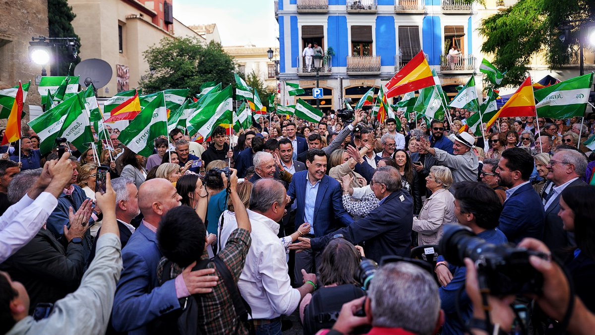 Si no llega a ser por Andalucía, hubiera habido meses que el dato del paro en España hubiera sido negativo ¡Déjense de cuentos! El pasado tiene que estar donde está: en el pasado. Sigamos construyendo una mejor Andalucía. #ConLaFuerzaDeAndalucía