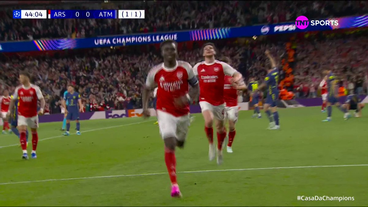 O gol de Saka. Arsenal 1x0 Atlético de Madrid. Placar agregado: Arsenal 2x1 Atlético de Madrid. 🎥 TNT Sports BR