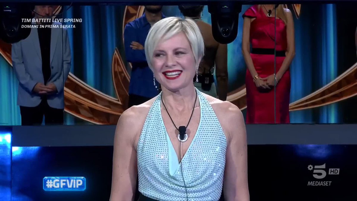Ragazzi, Antonella ha una cosa importante da dirvi... uno di voi sarà il secondo finalista di questa edizione di #GFVIP 🤩