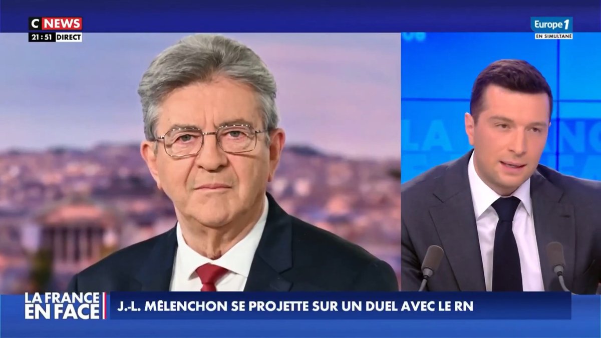 M. Mélenchon n'est pas capable de garder son sang-froid: il éructe en permanence, il insulte tout le monde, il criminalise quasiment celui qui ne pense pas comme lui, il traite de fascistes tous ceux qui sont en désaccord avec ses propres idées.