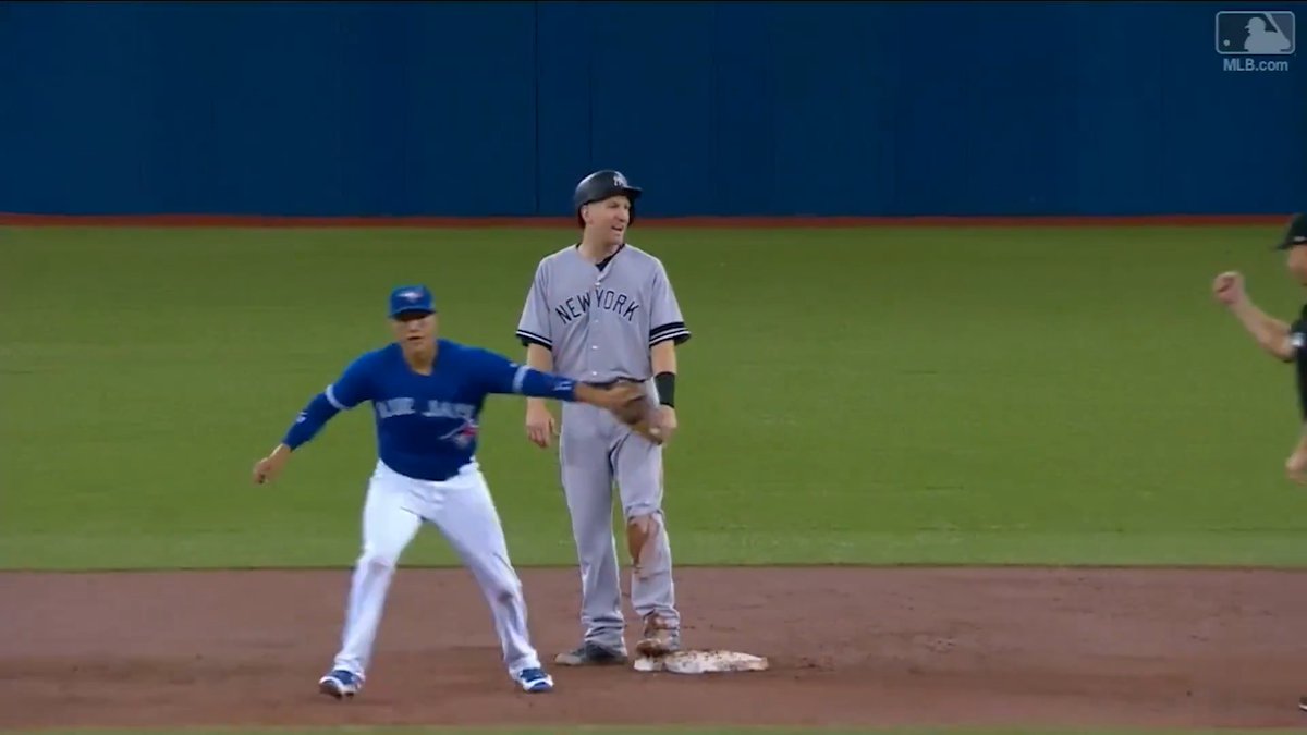 When Ryan Goins caught Todd Fraizer with a perfect hidden ball trick 😮💨 Credit to the umpire who stayed locked in on this play too 👏