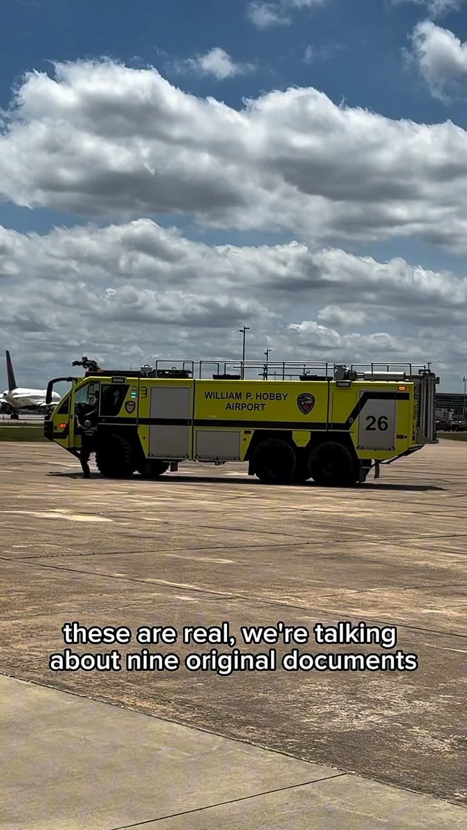 The Freedom Plane just landed in Houston 🇺🇸 A specially designated Boeing 737 is touring with 9 original founding documents from the national archives 📜 Only 8 cities were chosen &amp; Houston is the only Texas stop 🤘 🗓️ May 9–25 (May 8 members only) 📍 HMNS 🎥 @shawnthefoodsheep