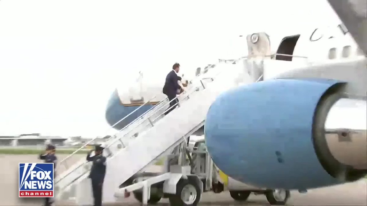 NOW: VP Vance and his son Vivek board Air Force Two in Iowa.