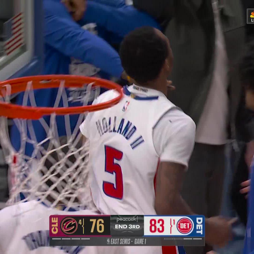 Ron Holland II gives the Pistons their SECOND quarter buzzer beater of the game! 📺 Peacock and NBCSN
