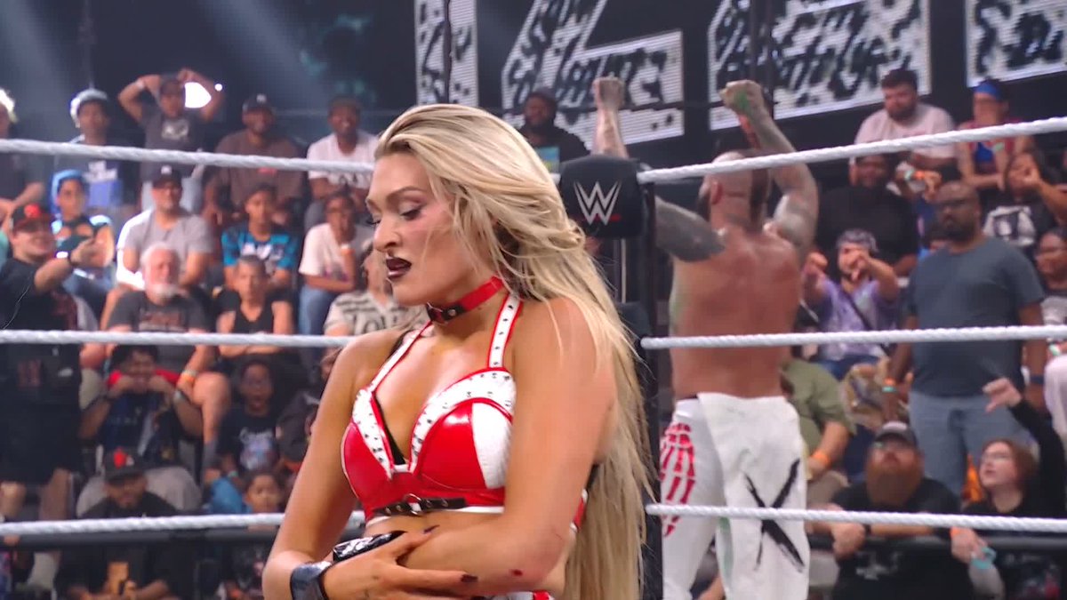 IT IZ WHAT IT IZ! 🤯 IZZI DAME just PINNED NXT Women's Champion Lola Vice!!