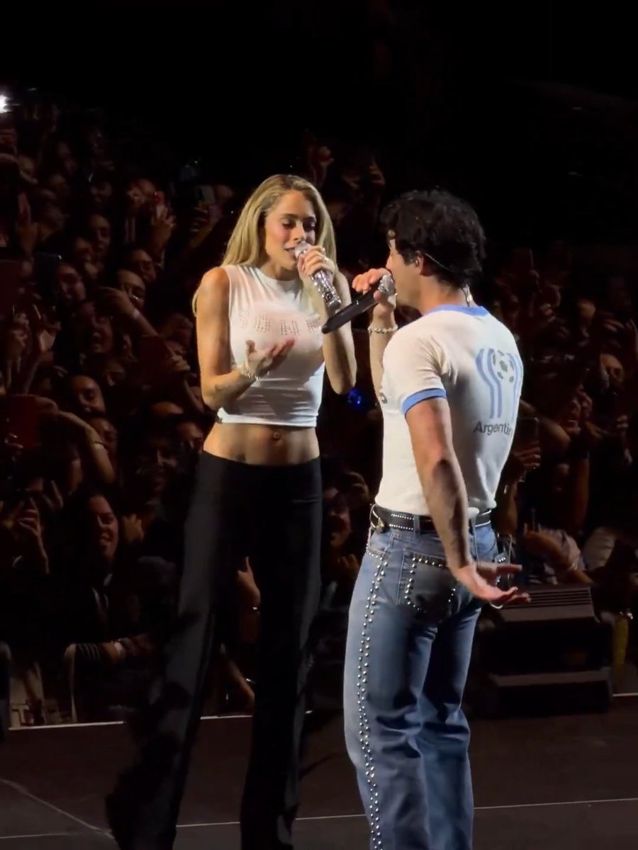 "Tini": Porque cantó #ThisIsMe junto a Joe Jonas en el recital de Jonas Brothers