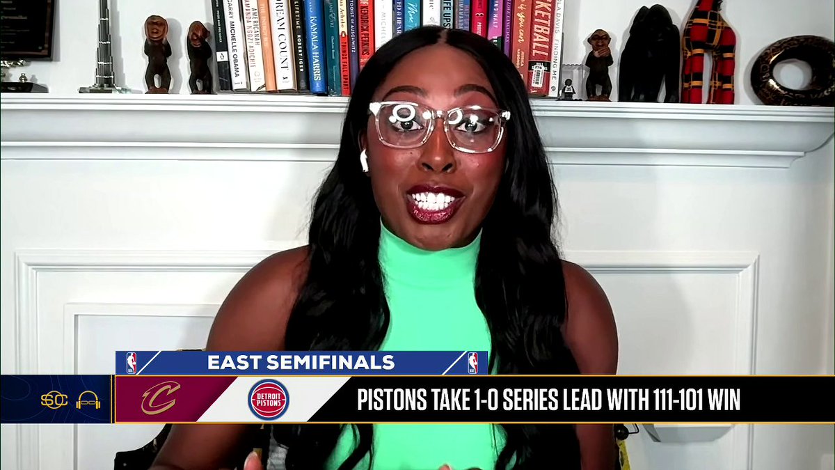 .Chiney Ogwumike gives Jalen Duren and the Pistons their flowers after a Game 1 win against the Cavaliers 👏