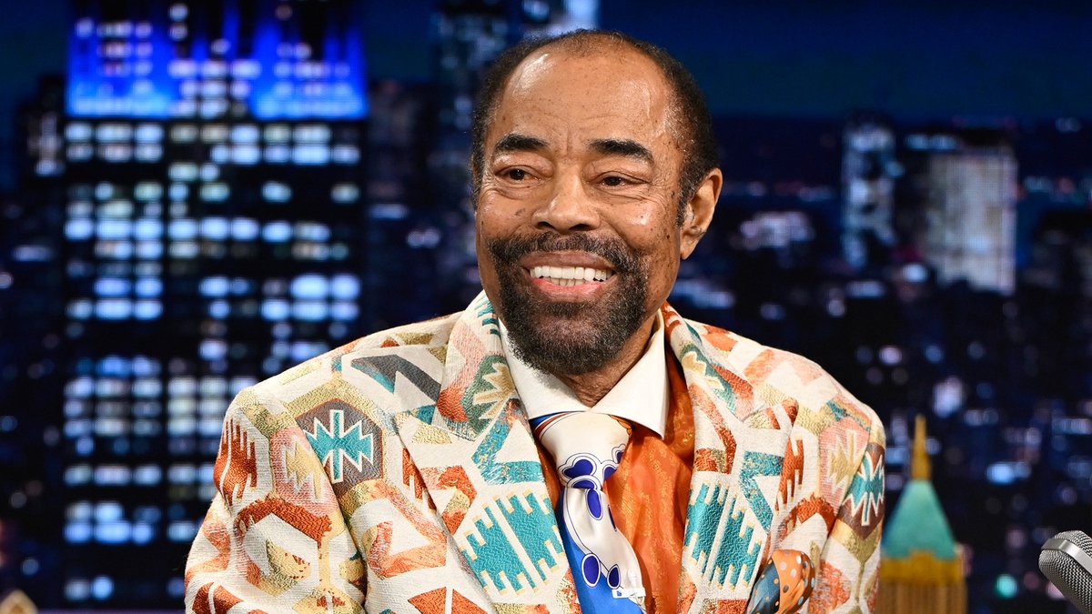 1973 NEW YORK KNICKS Champion Walt Clyde Frazier is hopeful they will break the 53-year streak and win the championship! #FallonTonight