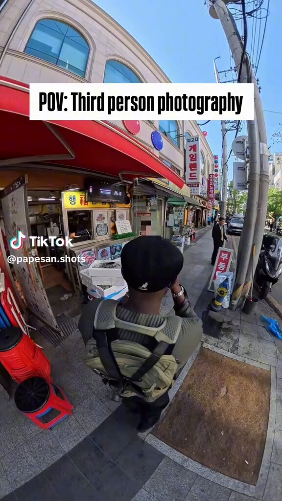 한 흑인 틱토커가 한국 길거리에서 행인들 사진 몰래 찍고 다니는 중. 한국인들이 사진 찍지 말라고 하는대도 찍고 그걸 틱톡에 올림. 조니 소말리 2.0 인가? 공포 그 자체