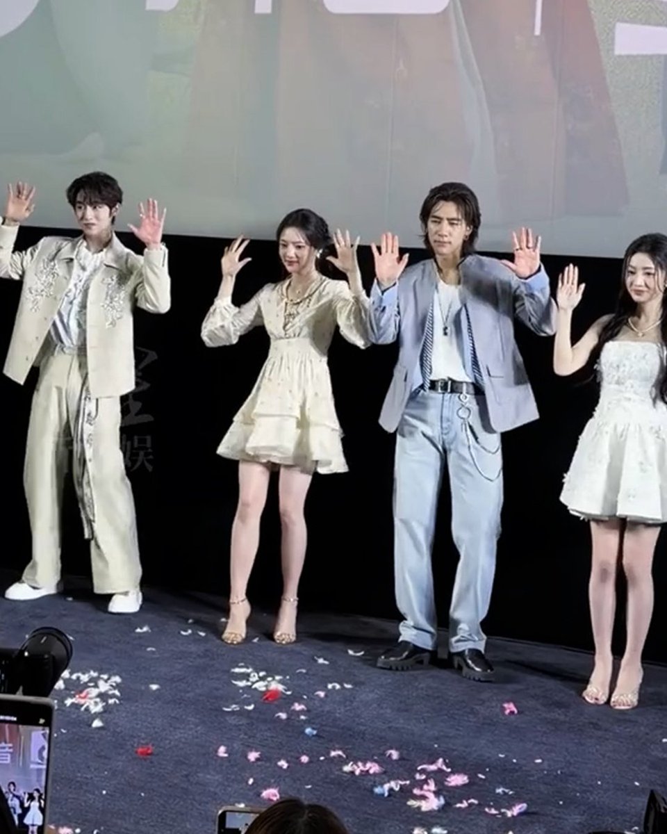 #RenMin #CiSha #WINWIN Dancing together… but not in sync at all 😂 #ASplendidMatch Streaming on WeTV! #ASplendidMatch #良陈美锦 #RenMin #任敏 #CiSha #此沙 #WINWIN #DongSicheng #董思成 #WeTV #WeTVMY #WeTVMalaysia #WeTVAlwaysMore 💓 𝗪𝗮𝘁𝗰𝗵