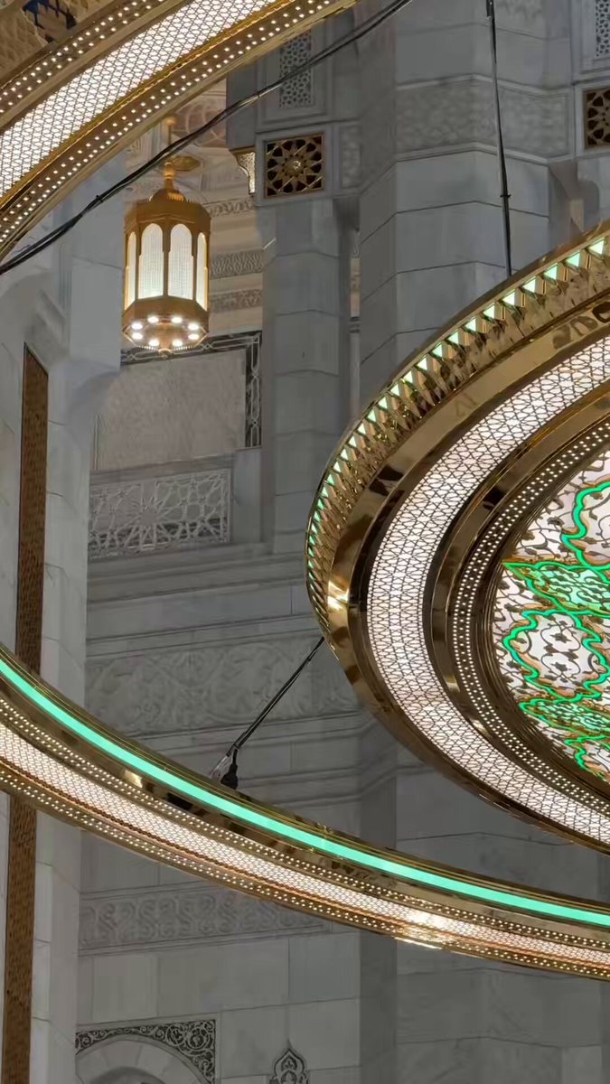 و اكتملت الثّريا أخيـرًا!🤍💚