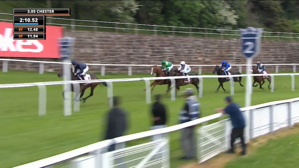A one-two for Aidan O'Brien! 🥇🥈 Benvenuto Cellini cruises home in the Boodles Chester Vase Stakes 🏆