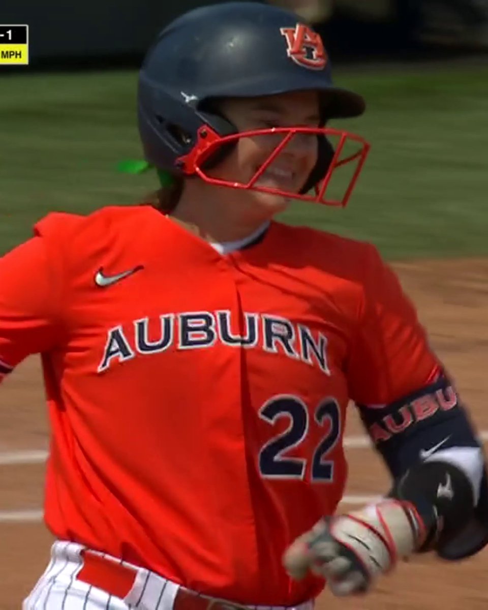 .Auburn Softball has homered in 5 consecutive innings 🔥🔥🔥