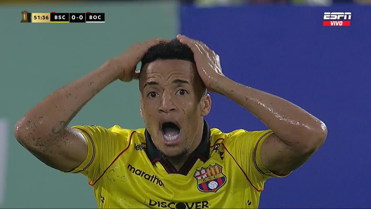 Entiendo un periodista pueda hacer fuerza por el equipo de su País, pero nunca perder la objetividad, lo de anoche con La Torre y Closs fue vergonzoso !