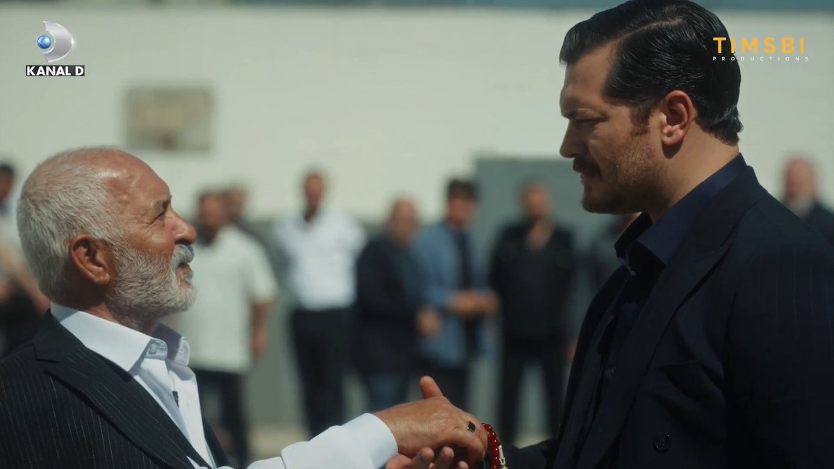 Eşref Tek ve Celo Ağa karşı karşıya! 📿 #EşrefRüya yeni bölümüyle #KanalD’de. @kanald TİMSBİ Productions