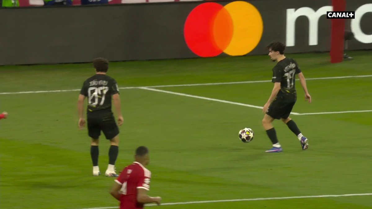 PAS DE PÉNALTY POUR LE BAYERN !!!!!!! ❌ La main de Neves n’est pas sanctionné. 🎥 CANAL+ Foot
