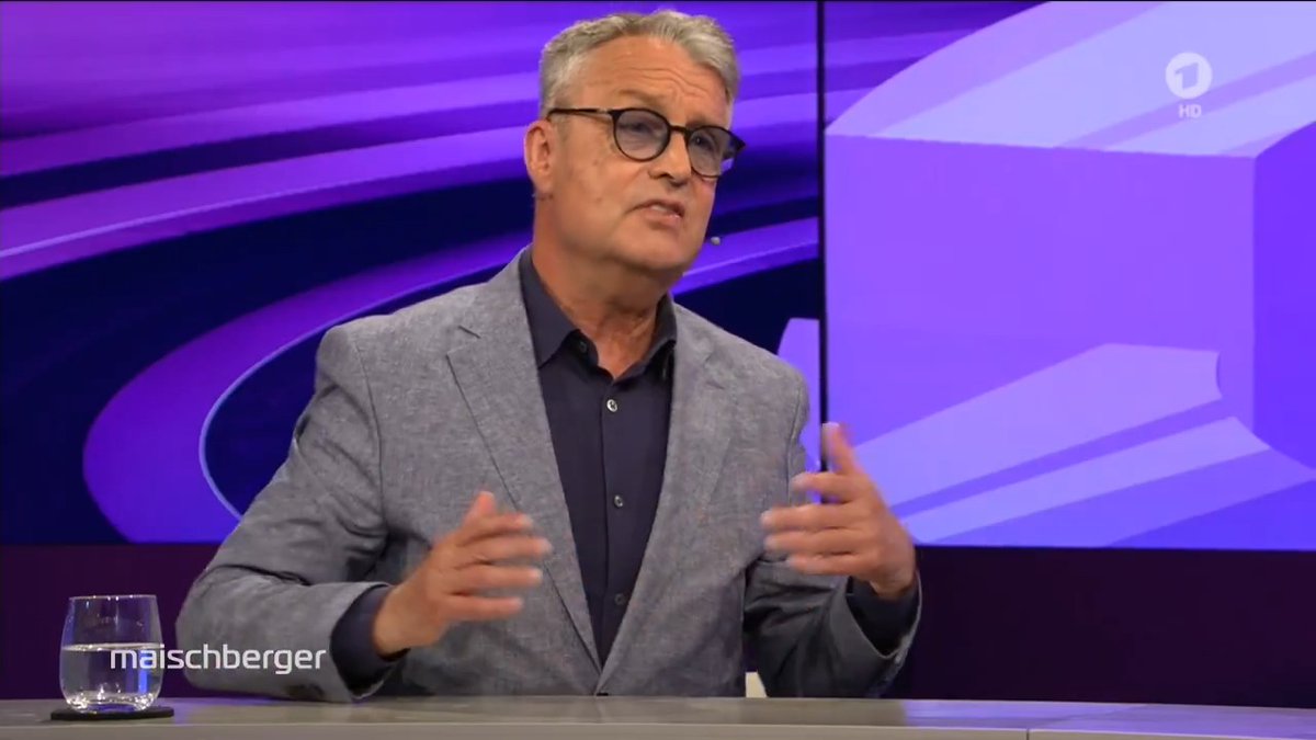 „In einer #Demokratie muss man aus meiner Sicht miteinander reden“, sagt @GaborSteingart (@ThePioneerDE). „Ich finde, #Brandmauer​n, Denkverbote, Nichtzusammenarbeitsbeschlüsse sind eher aus der Honecker-Zeit als aus der Bundesrepublik im 21. Jahrhundert.“ #maischberger