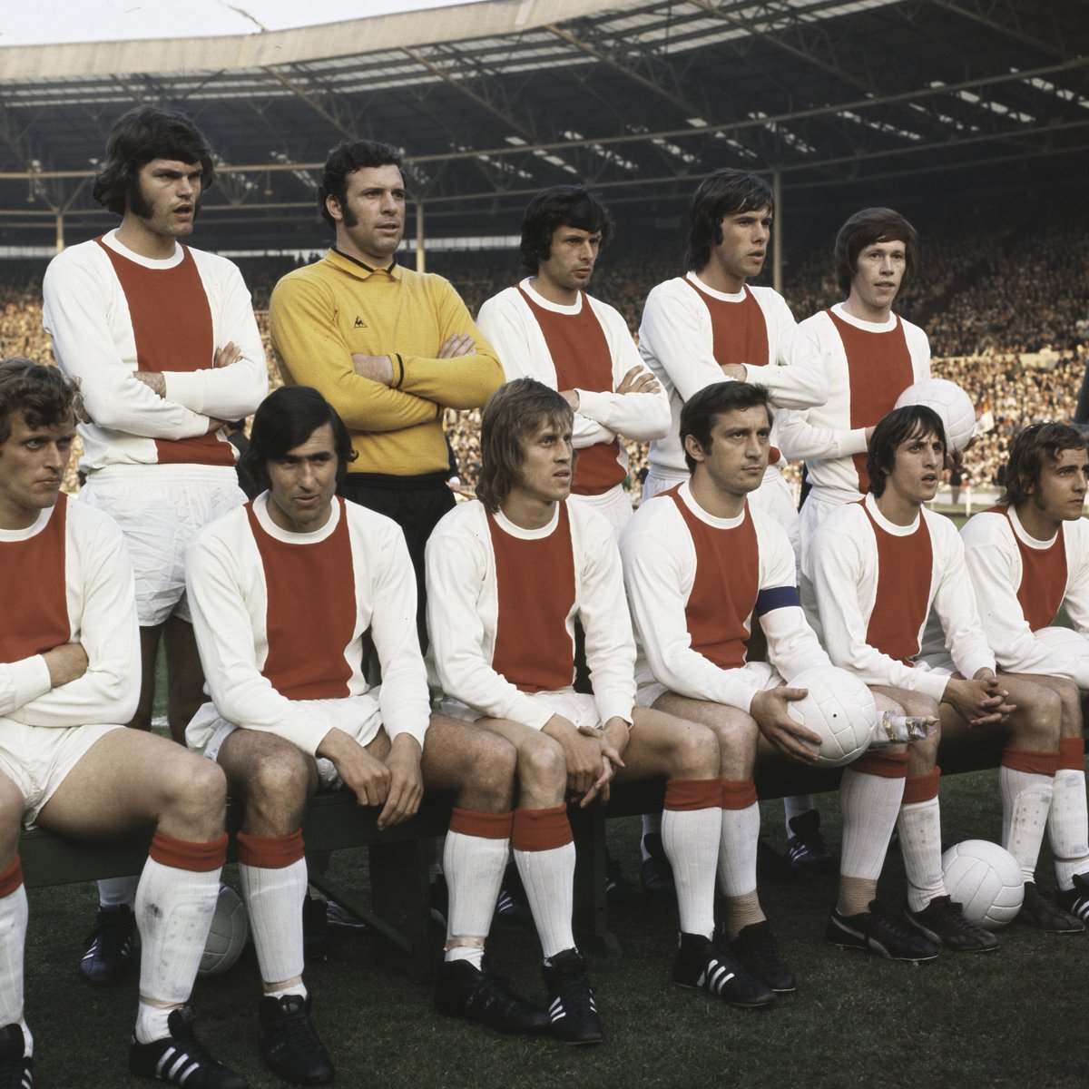 Ajax x Panathinaikos, 1971. Era a última final entre duas capitais antes de Arsenal x PSG.