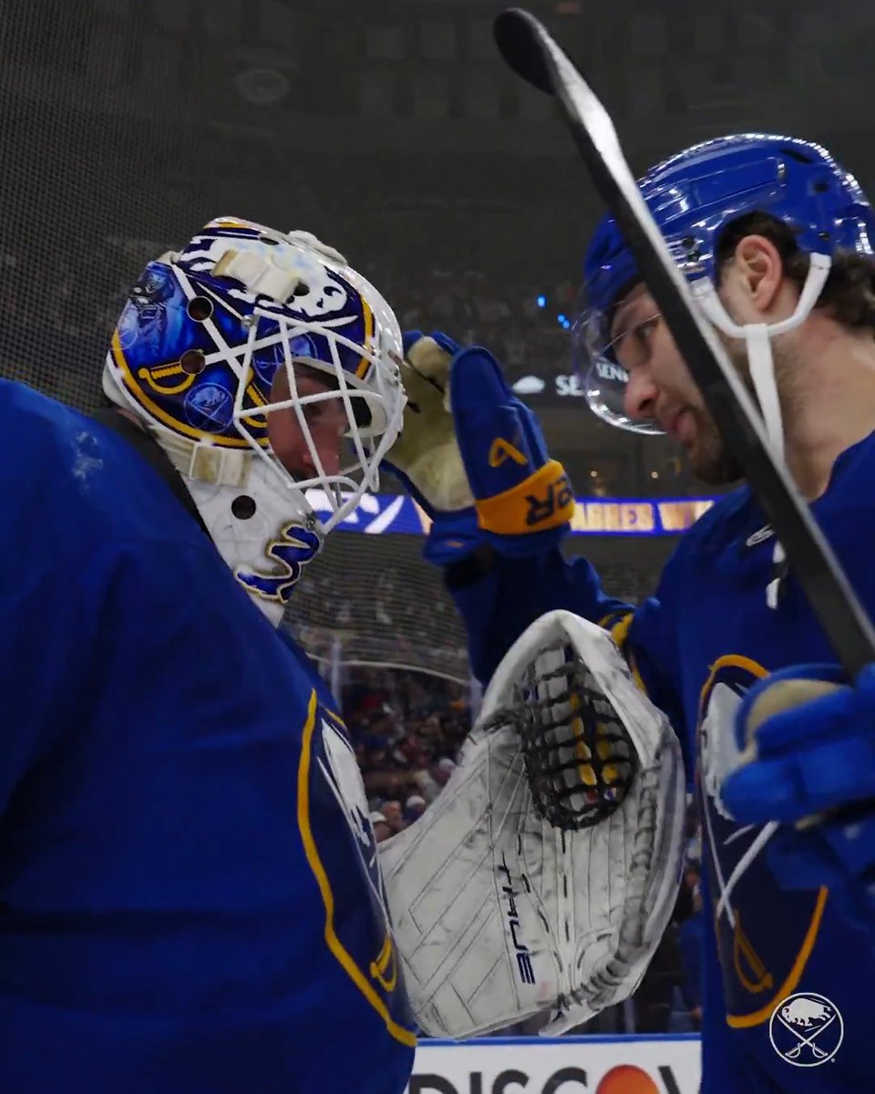 Hugs for The Lyon King! 🦁 #LetsGoBuffalo