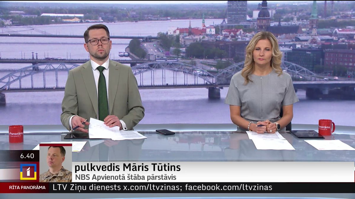 “Apdraudējuma laikā Latvijas teritorijā ielidoja vairāki droni, vairāki arī izlidoja,” “Rīta Panorāmā” apstiprināja NBS Apvienotā štāba pārstāvis pulkvedis Māris Tūtins. Viņš skaidroja, ka Latvijas austrumu un pierobežas gaisa telpā patrulēja NATO sabiedroto lidaparāti, taču ielidojušos dronus “nedrīkstam šaut, apzinoties, ka atlūzas var nodarīt vēl lielāku kaitējumu nekā drons, kaut kur nejauši nokrītot”. 🖥️
