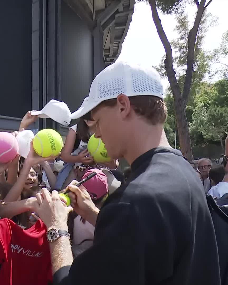"Man of the moment" 🔊 Jannik Sinner arrives in Rome as he looks to complete the set of Masters 1000 events 🙌 #IBI26
