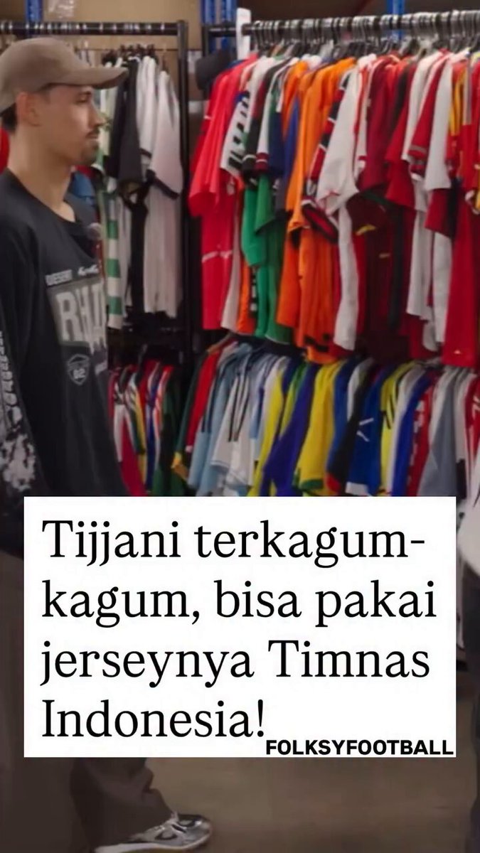 Tijjani Reijnders dengan jersey Timnas Indonesia 🔥🔥🔥 Saat kunjungan ke Classic Football Shirt Coba dulu mau di ajak sama STY 😁😬