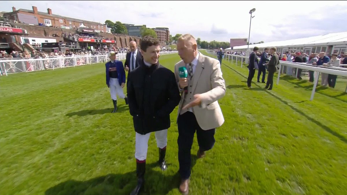🗣"You are one of best journalists of all time" 😂 Matt 🤝 Oisin #ITVRacing | Oisín Murphy | Matt Chapman