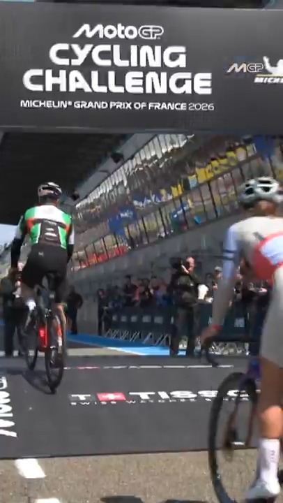 Teamwork at full speed ⏱️ What a TISSOT Team Time Trial at the #MotoGP Cycling Challenge! 🚴 #FrenchGP 🇫🇷 | #RideLeMans