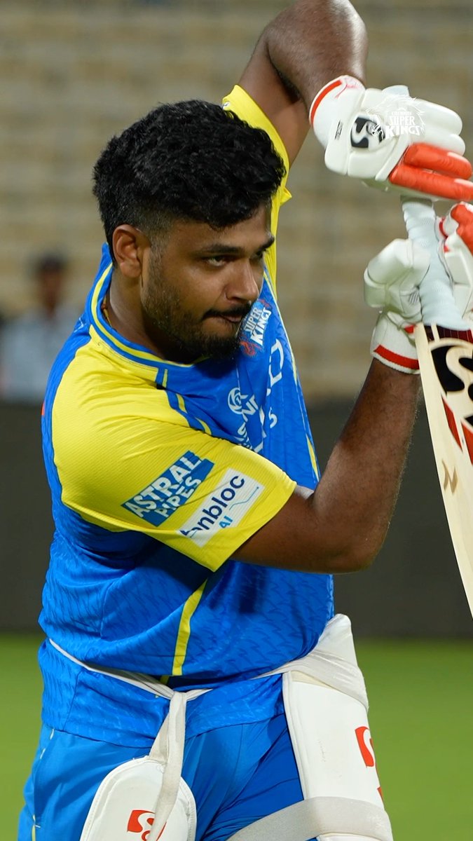 Syncing frames, syncing spirit 🦁 #WhistlePodu #Yellove