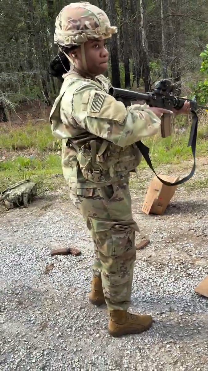 The longer you watch and the more you hear - the worse it gets. Thankfully, the video eventually ends... 🤨 #Army #fail #learing #M4 #USArmy #Soldier #caps #blanks #BFA #FAFO #education #EPM